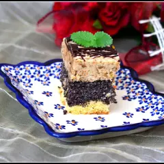 Pyszne ciasto makowo-orzechowe - prosty przepis krok po kroku