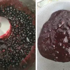 Mieszanie jagód blenderem, by uzyskać gładką masę na żelkę do tortu. Po lewej blender w jagodach, po prawej gotowa żelka na sitku.