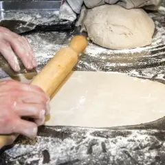 Mąka chlebowa co to? Odkryj jej właściwości i zastosowanie w pieczeniu