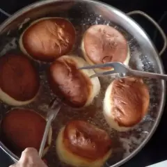 Pączki chłoną tłuszcz? Odkryj błędy i smaż idealne!