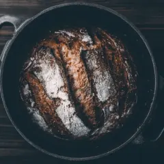 Pieczenie chleba w garnku: Zimny start dla perfekcyjnego bochenka