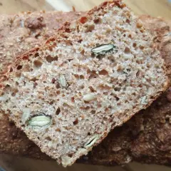 Zbity chleb pełnoziarnisty? 5 kroków do puszystego bochenka!