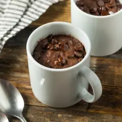 Ciastko z kubka w mikrofali: Bezpieczne? Mity obalone!