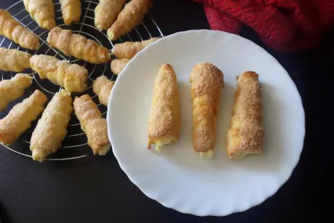 Rurki z kremem przepis na ciasto, które zachwycą Twoich gości