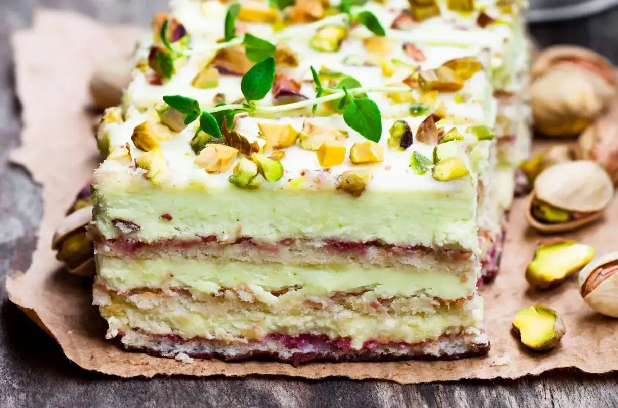 Obłędne Ciasto Pistacjowe z Mascarpone Przepis Bez Pieczenia