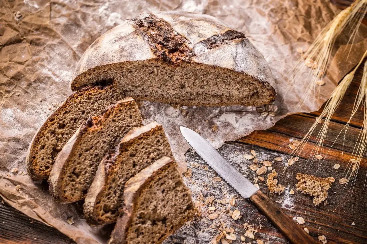 Pieczenie chleba żytniego krok po kroku