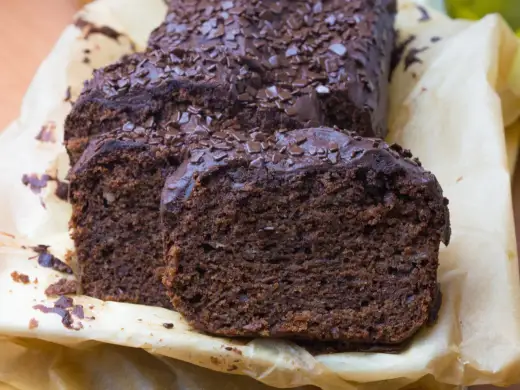 Proste ciasto bananowe z kakao: wilgotne, bez miksera!