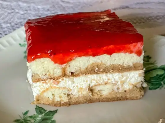 Ciasto z biszkoptów: Szybkie przepisy bez pieczenia i sprawdzone triki