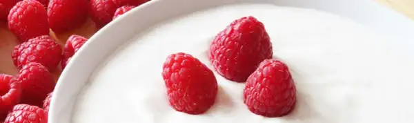 Ile kcal ma jogurt owocowy? Zaskakujące różnice w kaloriach!