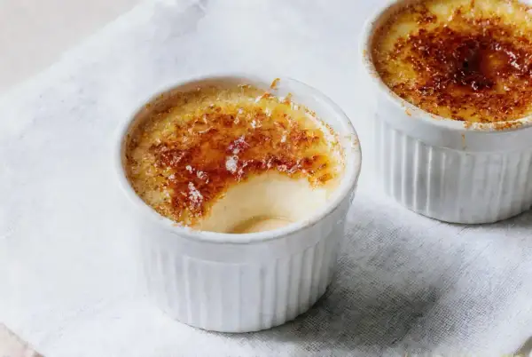 Crème brûlée bez palnika? Idealna skorupka gorącą łyżką!